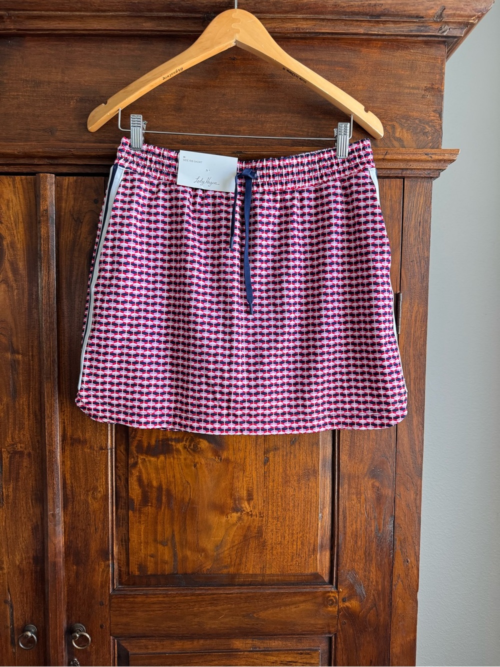 Lady Hagen Off To The Races 16” Side Rib Skort NWT Retro Geo Cherry Red Print